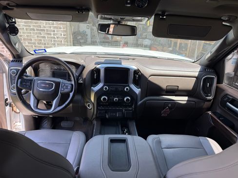 Used 2022 GMC Sierra 2500 SLT w/ SLT Preferred Package AWD/4WD image 6