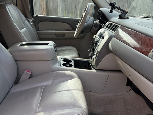 Used 2007 GMC Yukon XL SLT w/ SLT Preferred Equipment Group image 20