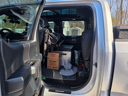 Used 2016 Ford F150 XLT w/ Equipment Group 302A Luxury image 4