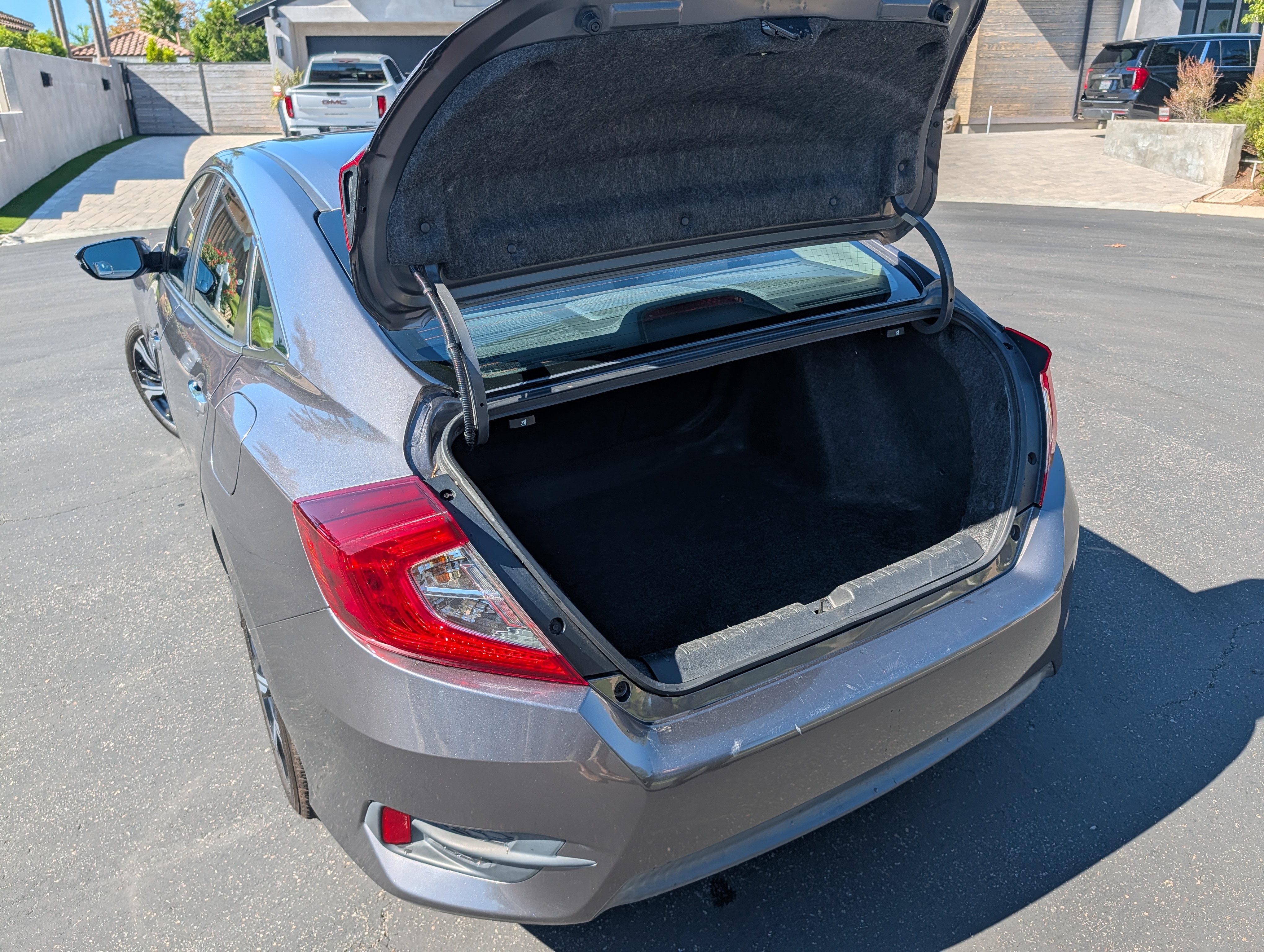 Used 2017 Honda Civic Touring image 14