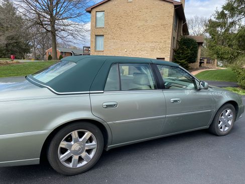 Used 2006 Cadillac DTS w/ Sun And Sound Package FWD image 7