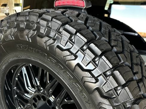 Used 2023 Ford Bronco Black Diamond w/ Sasquatch Package image 11