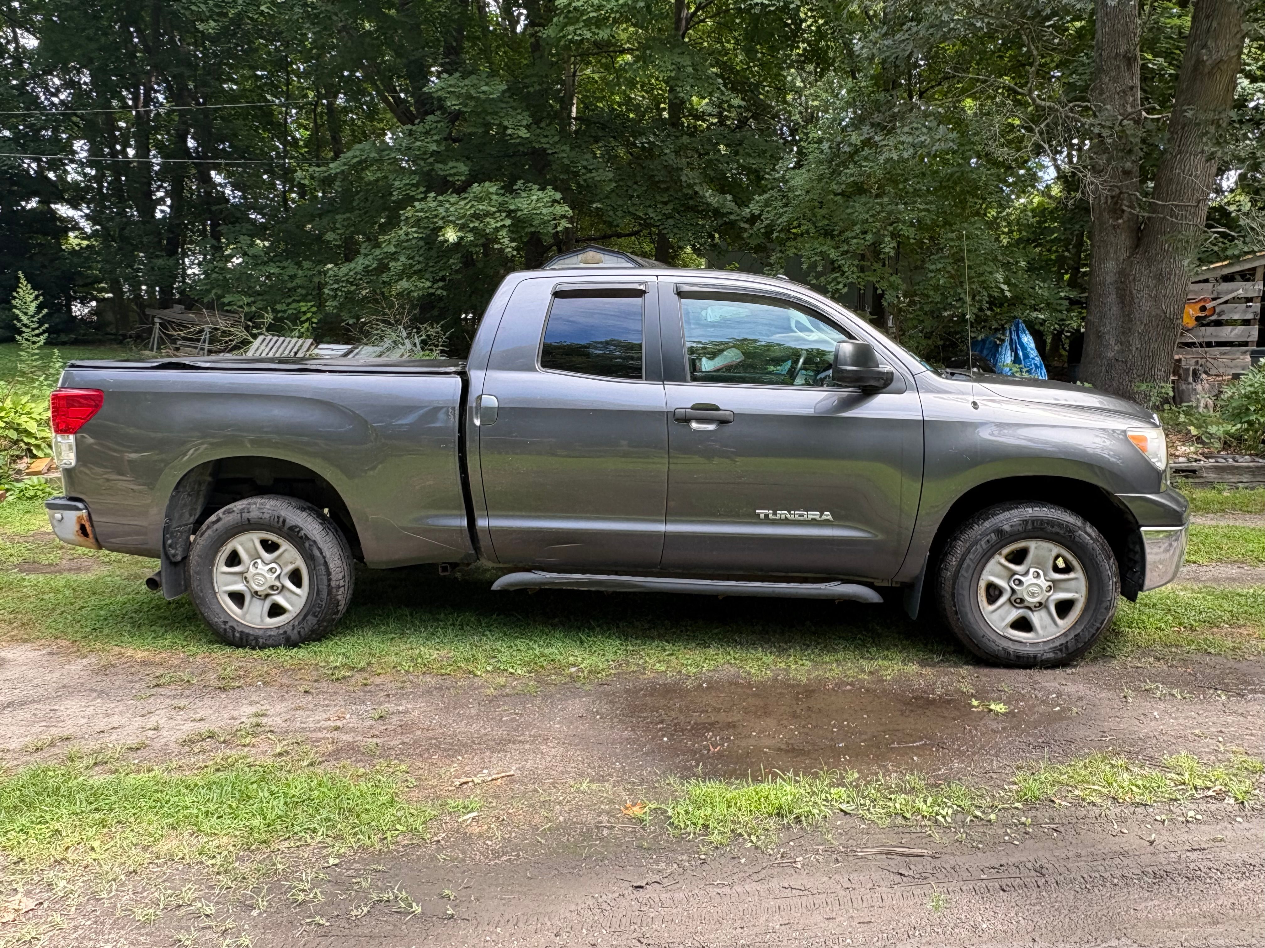 Used 2013 Toyota Tundra 4x4 Double Cab w/ Tow Pkg image 9