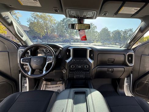 Used 2022 Chevrolet Silverado 1500 LT Trail Boss w/ Bed Protection Package AWD/4WD image 6