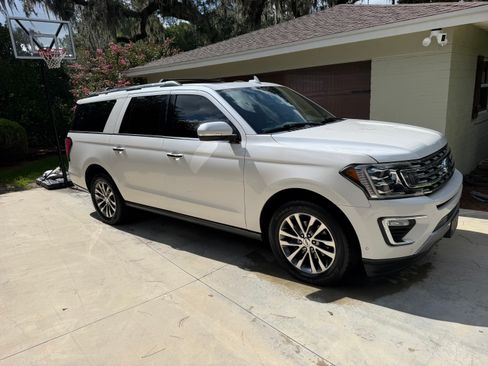 Used 2018 Ford Expedition Max Limited w/ Equipment Group 301A RWD image 4