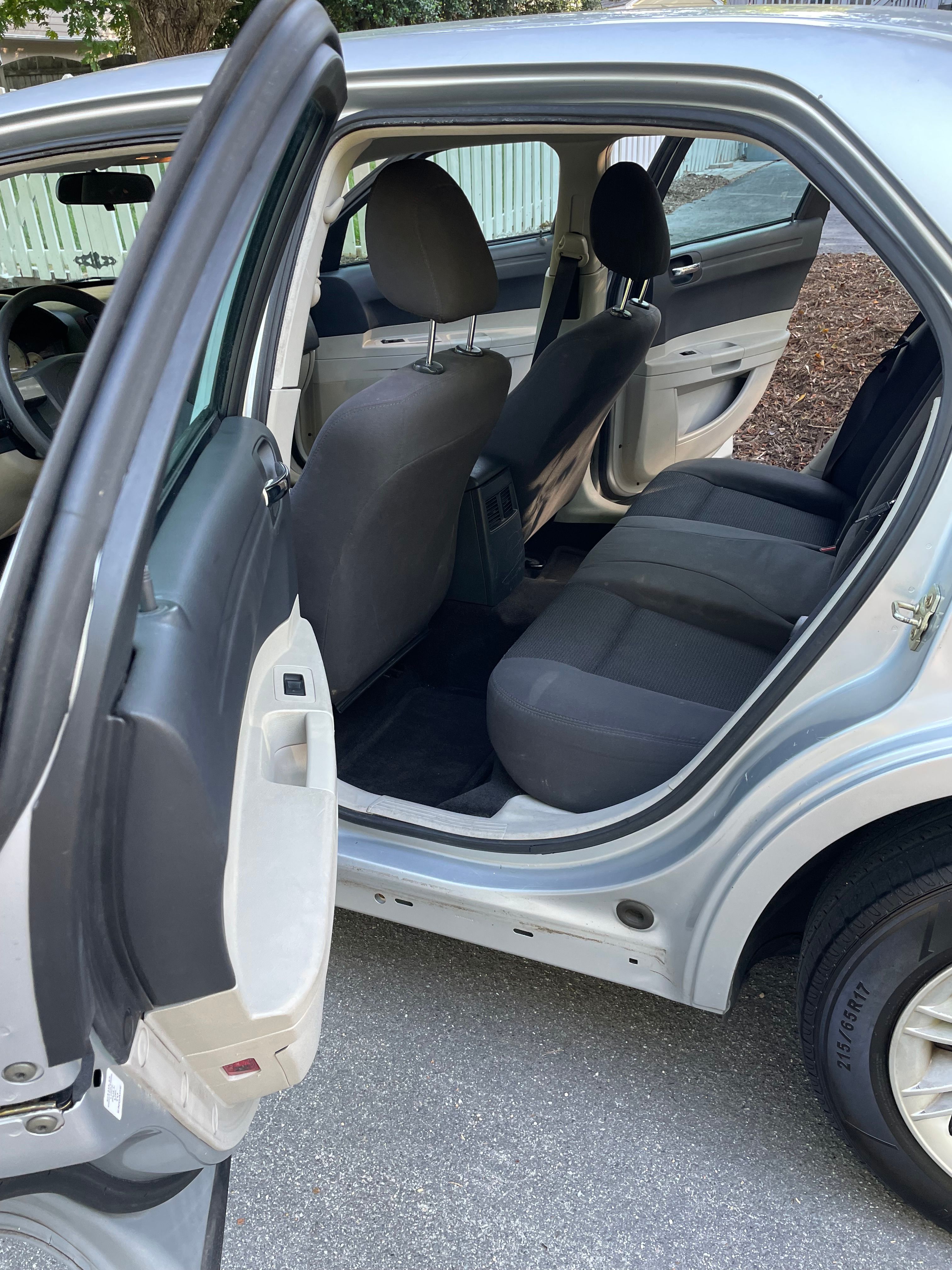 Used 2005 Chrysler 300 RWD image 11