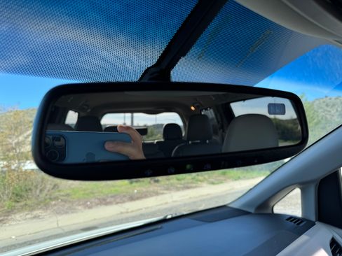 Used 2017 Toyota Sienna XLE image 27