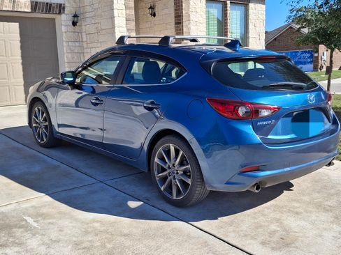 Used 2018 MAZDA MAZDA3 Touring image 8