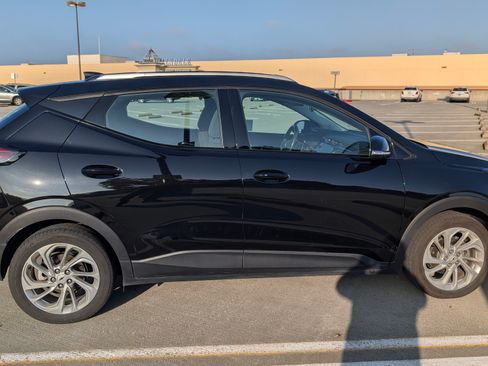 Used 2023 Chevrolet Bolt EUV LT image 8