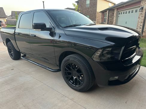 Used 2011 RAM 1500 Sport w/ Sport Premium Group RWD image 2
