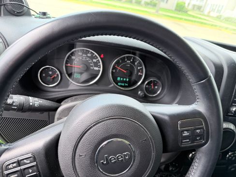 Used 2014 Jeep Wrangler Sport w/ Quick Order Package 24S AWD/4WD image 12