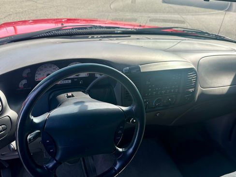 Used 2001 Ford F150 Lightning image 10