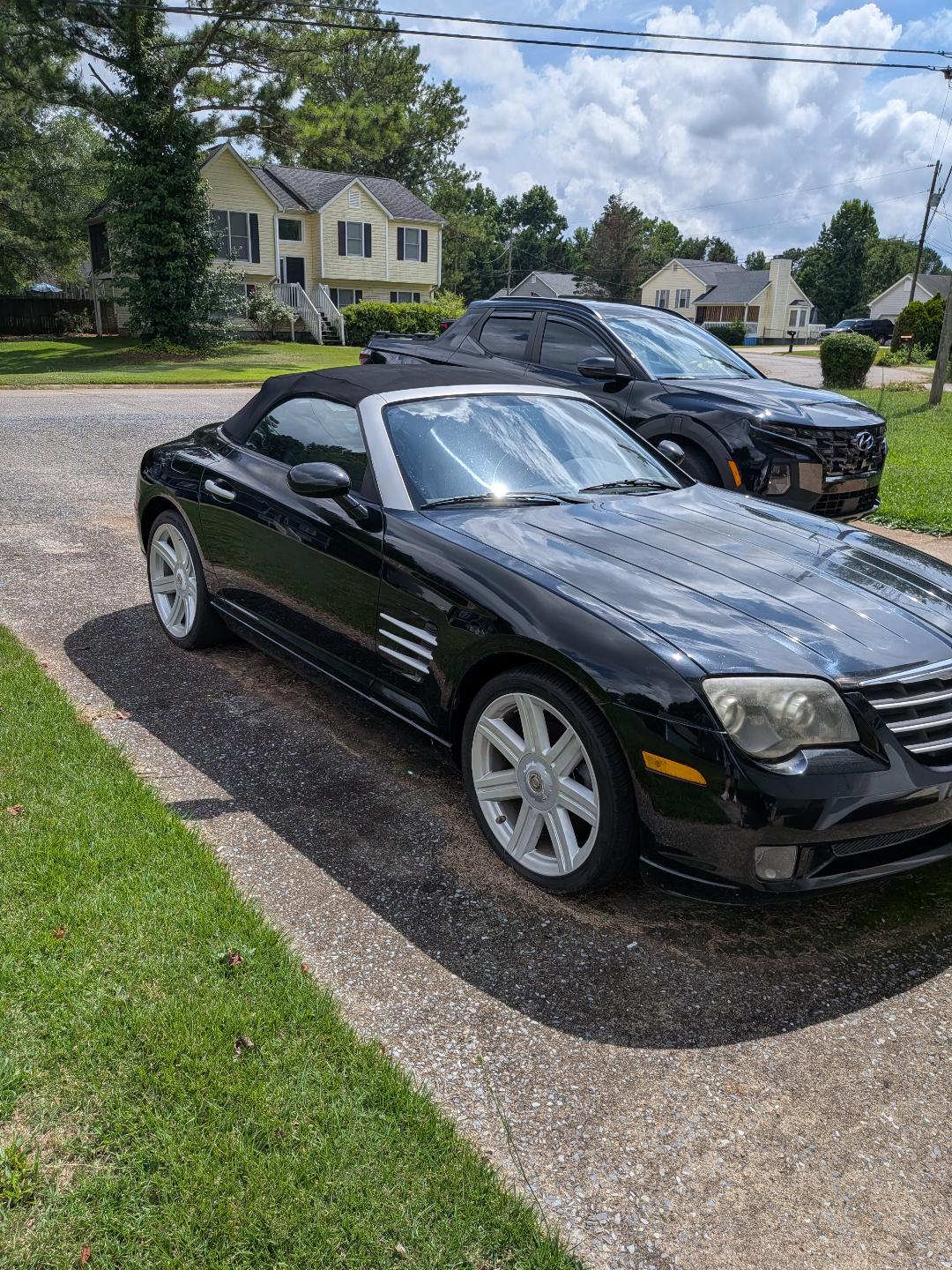 Used 2006 Chrysler Crossfire Limited RWD image 2