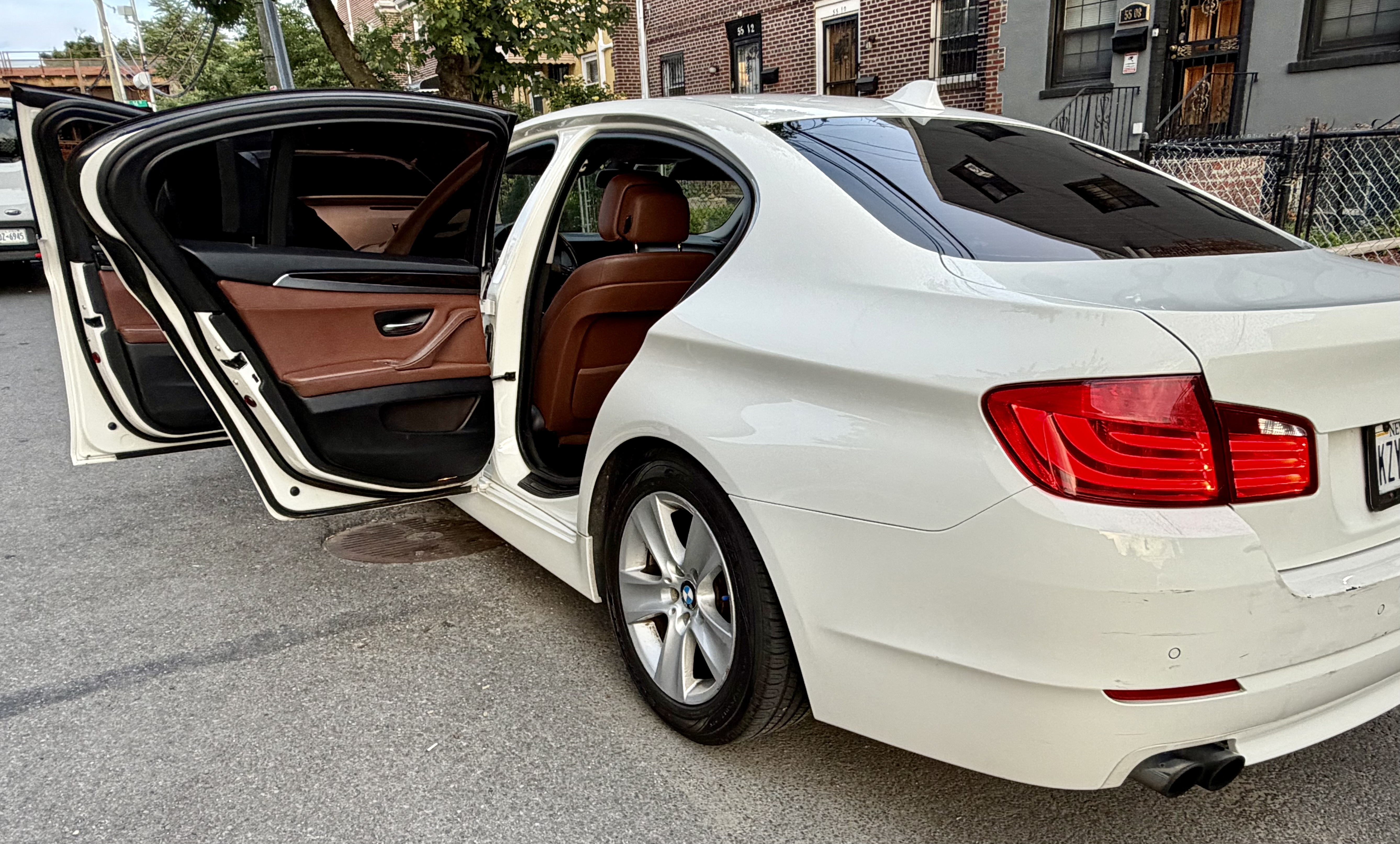 Used 2012 BMW 528i xDrive Sedan AWD/4WD image 10