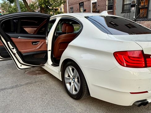 Used 2012 BMW 528i xDrive Sedan AWD/4WD image 10