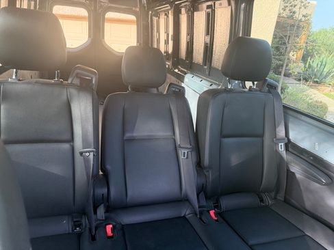 Used 2019 Mercedes-Benz Sprinter 2500 image 14
