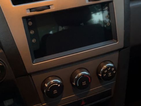 Used 2010 Dodge Avenger SXT FWD image 12