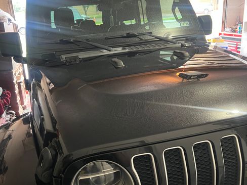 Used 2018 Jeep Wrangler Unlimited Sahara AWD/4WD image 1