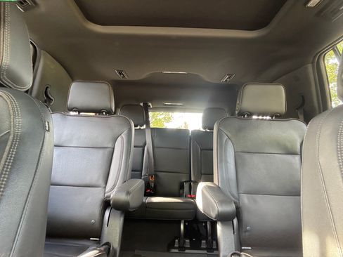 Used 2021 Chevrolet Tahoe High Country w/ Premium Package RWD image 9