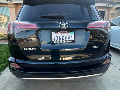 Used 2017 Toyota RAV4 XLE w/ Carpet Mat Package FWD image 9