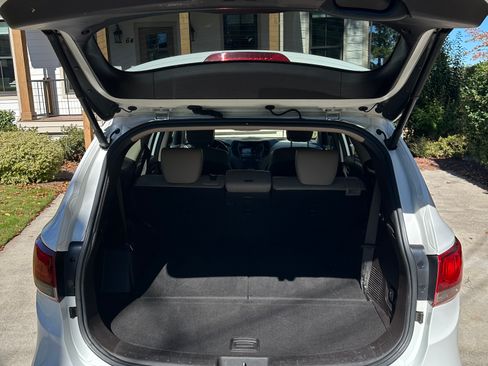 Used 2018 Hyundai Santa Fe SE Ultimate Sport Utility 4D w/ SE Ultimate Tech Package 03 image 11