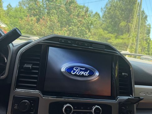 Used 2022 Ford F250 Lariat w/ Lariat Ultimate Package AWD/4WD image 18