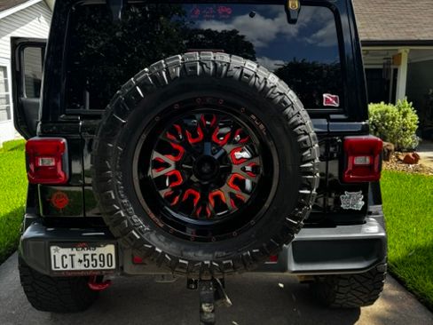Used 2018 Jeep Wrangler Unlimited Rubicon AWD/4WD image 26
