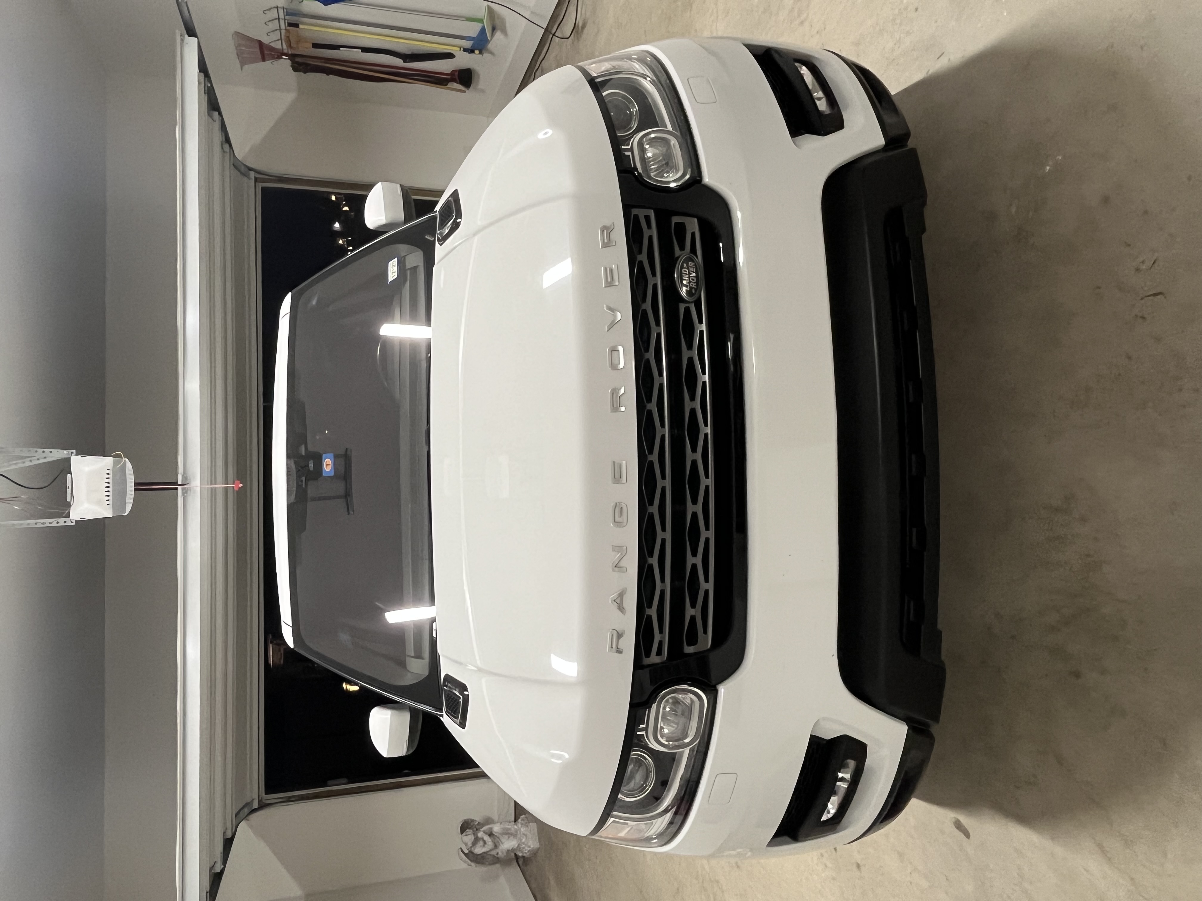 Used 2017 Land Rover Range Rover Sport SE AWD/4WD image 1