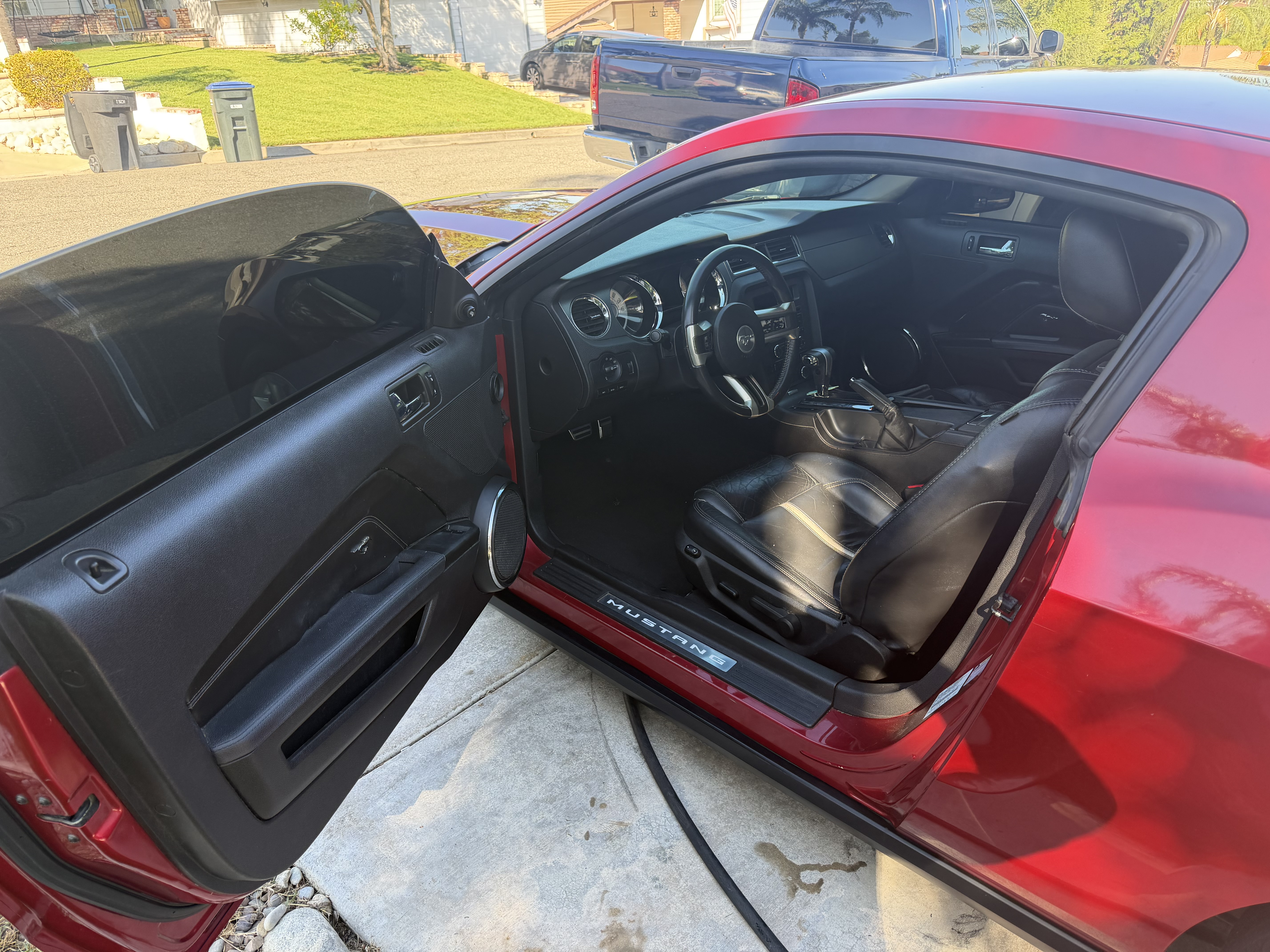 Used 2010 Ford Mustang GT Premium RWD image 10