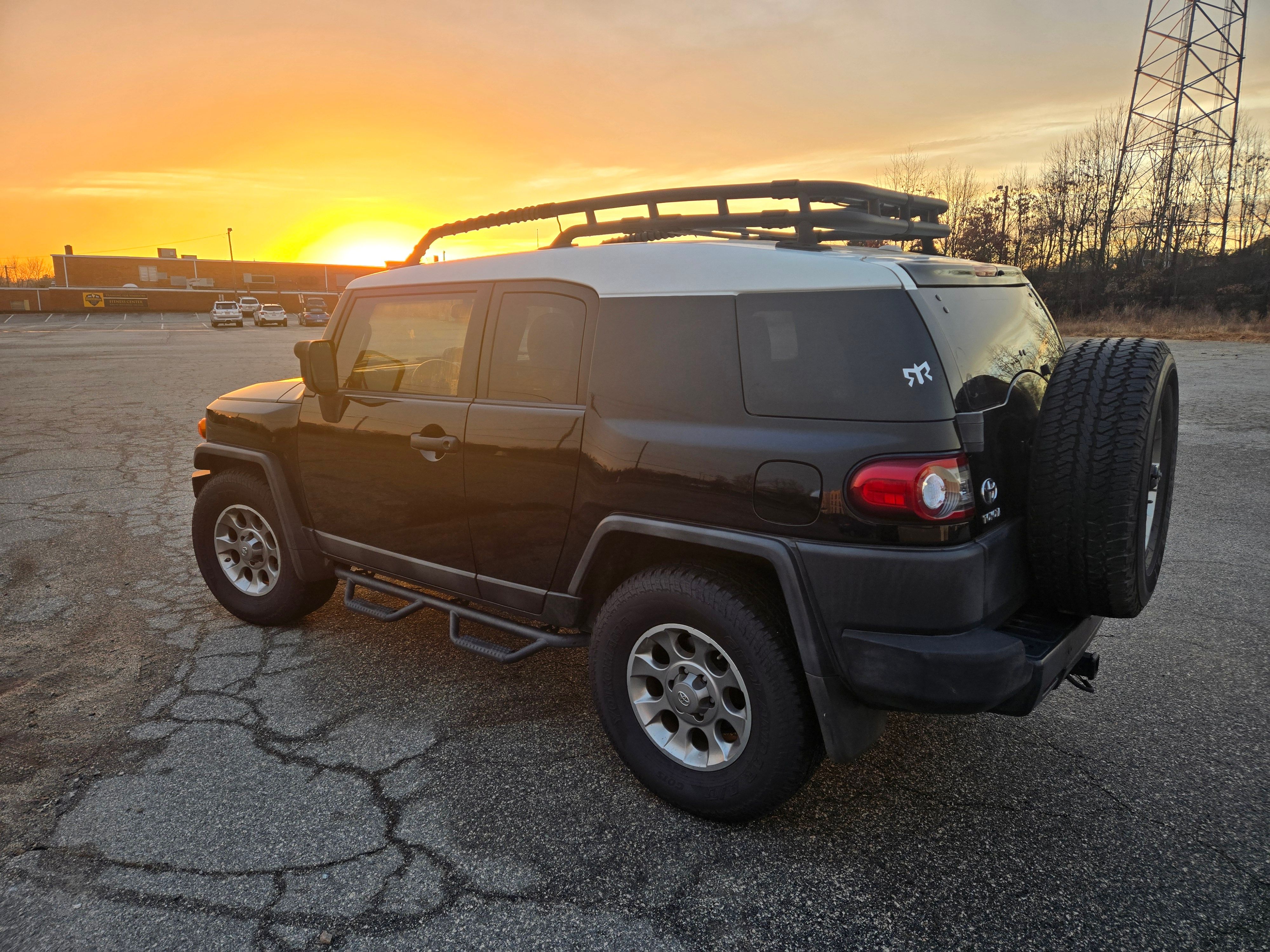 Used 2012 Toyota FJ Cruiser 2WD w/ Upgrade Pkg image 1