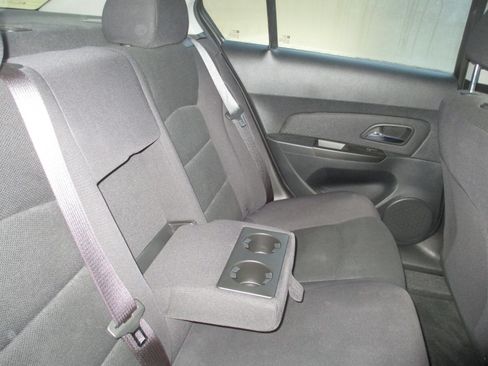 Used 2014 Chevrolet Cruze LT image 16