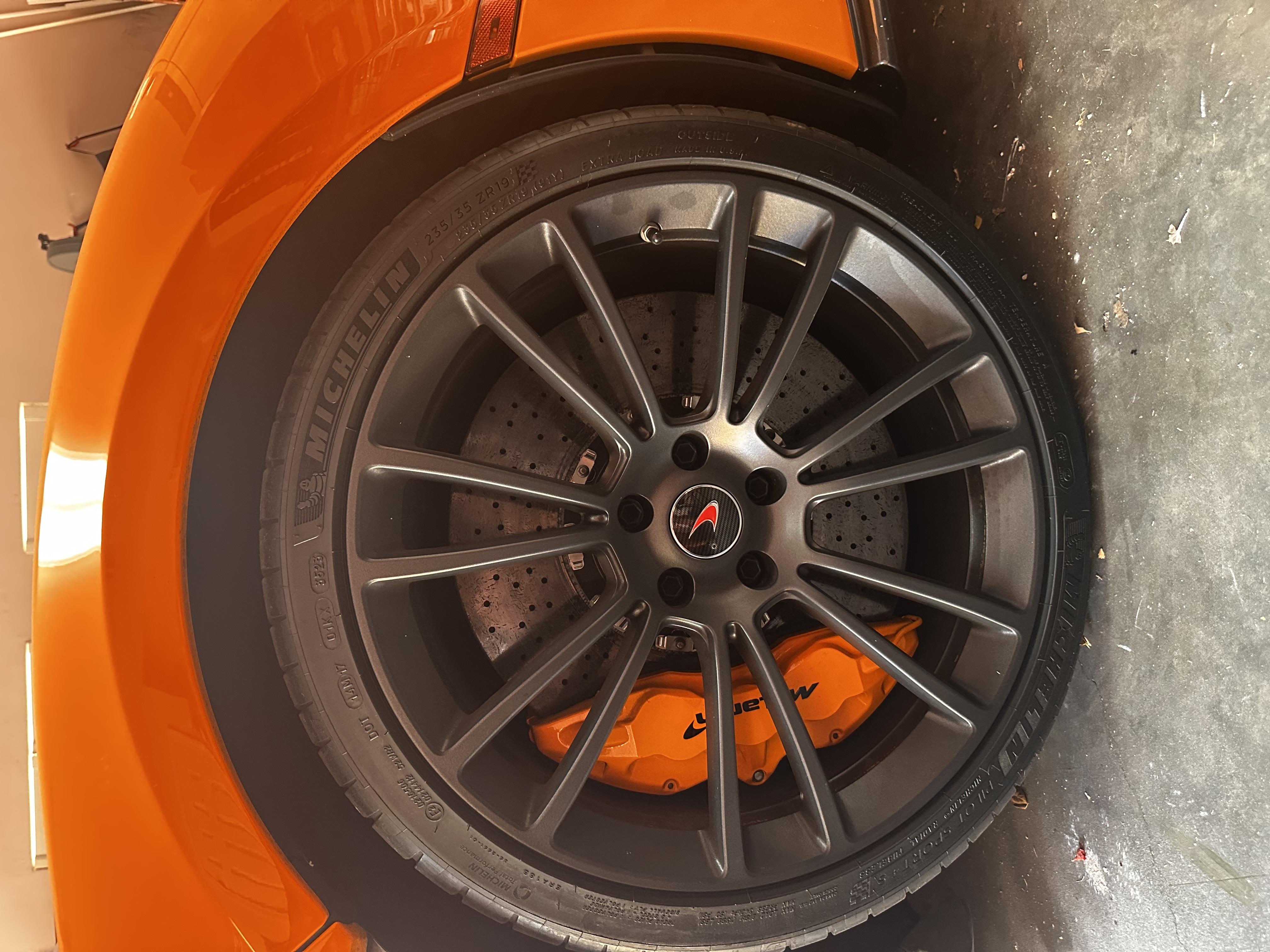 Used 2017 McLaren 570S Coupe RWD image 11