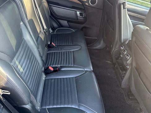 Used 2017 Land Rover Discovery HSE Luxury image 24