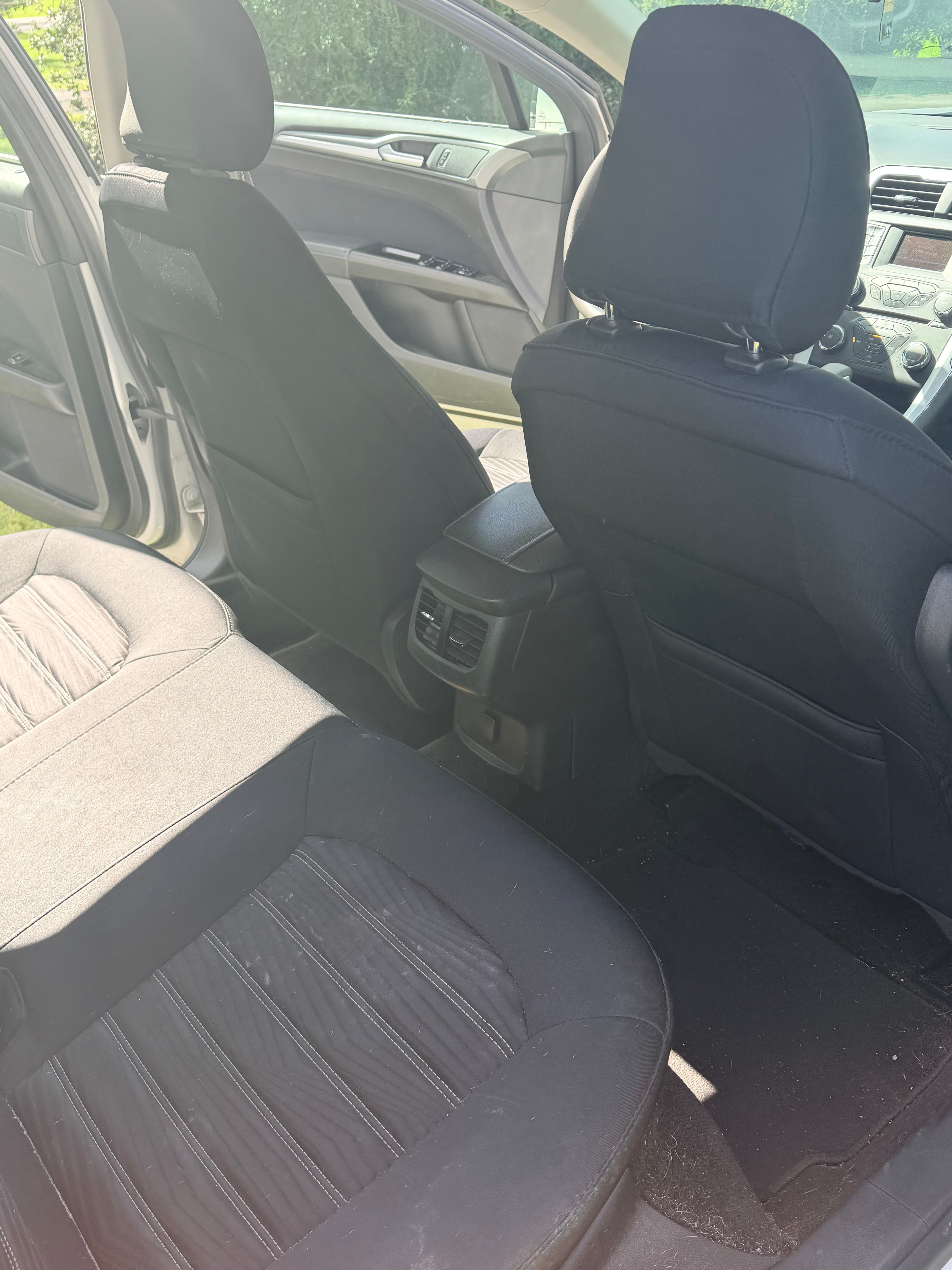 Used 2016 Ford Fusion SE FWD image 6