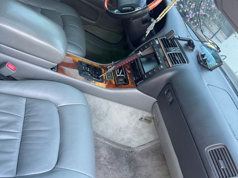 Used 1999 Lexus LS 400 image 15