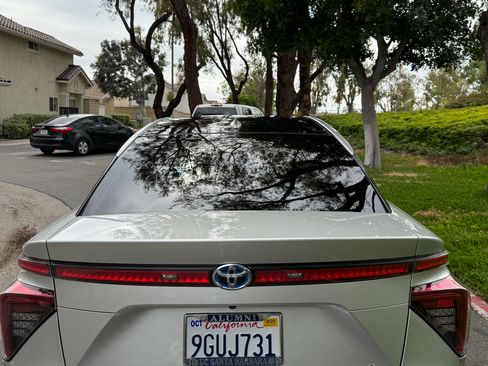 Used 2017 Toyota Mirai FWD image 17