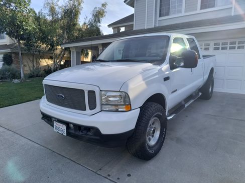 Used 2003 Ford F250 XLT image 9