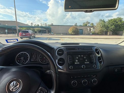 Used 2013 Volkswagen Tiguan SEL image 15