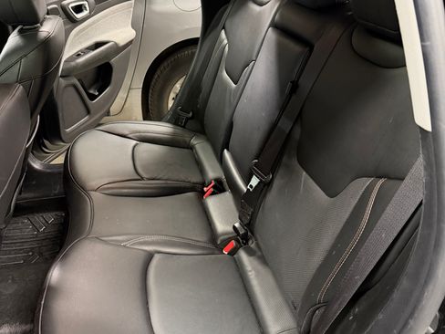 Used 2022 Jeep Compass Latitude w/ Sun and Sound Group image 17