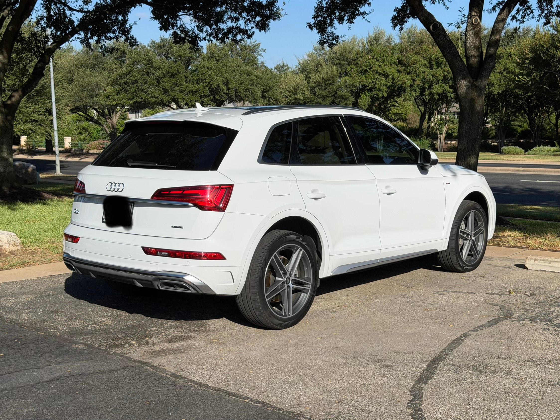 Used 2023 Audi Q5 e Premium Plus w/ Premium Plus Package AWD/4WD image 13