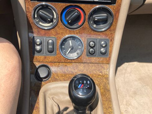 Used 2000 BMW Z3 2.5i RWD image 9