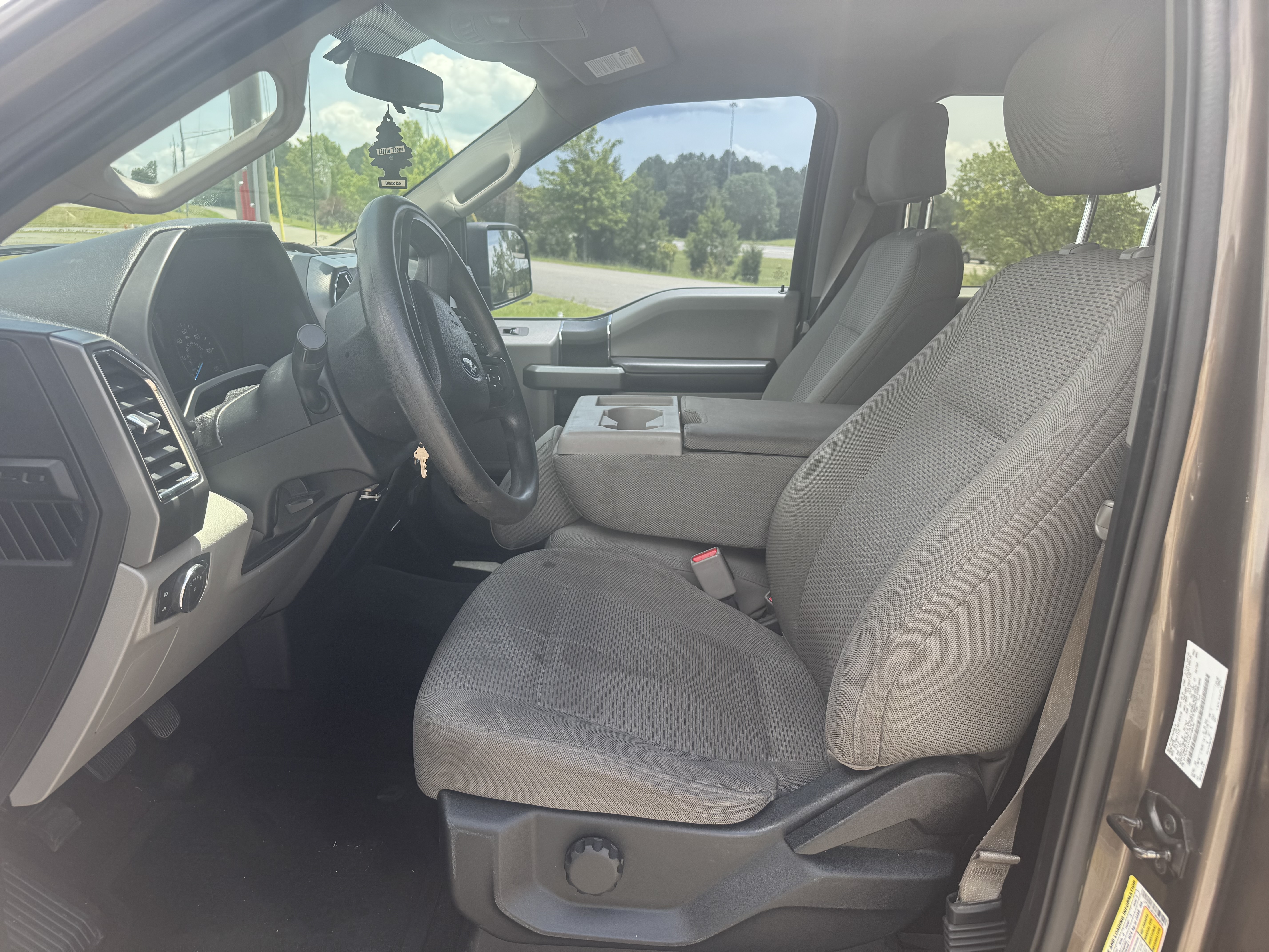 Used 2016 Ford F150 XLT AWD/4WD image 14