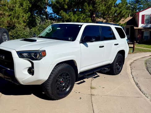 Used 2021 Toyota 4Runner Venture w/ Moonroof Package AWD/4WD image 11