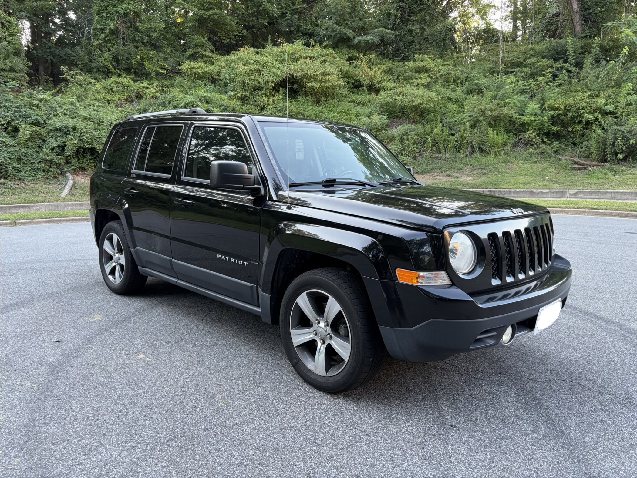 Used 2016 Jeep Patriot High Altitude FWD image 2