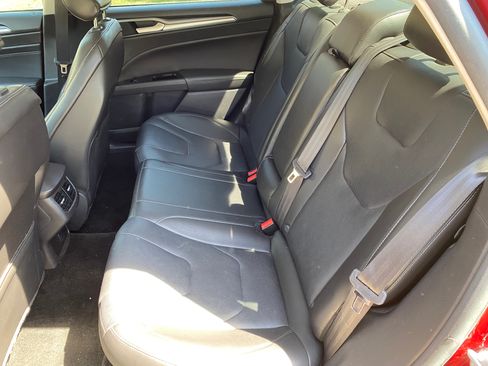 Used 2016 Ford Fusion Titanium FWD image 13