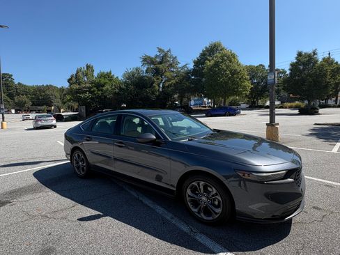 Used 2023 Honda Accord EX image 2