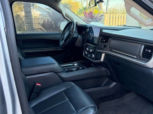 Used 2022 Ford Expedition XLT RWD image 10