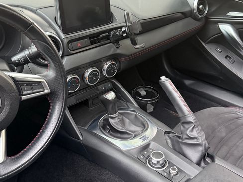 Used 2017 FIAT 124 Spider Abarth RWD image 21