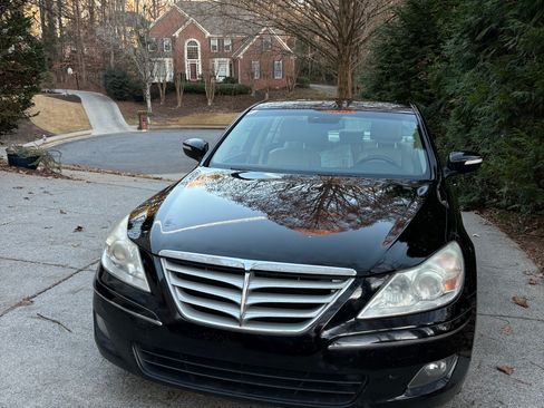 Used 2010 Hyundai Genesis 4.6 image 5