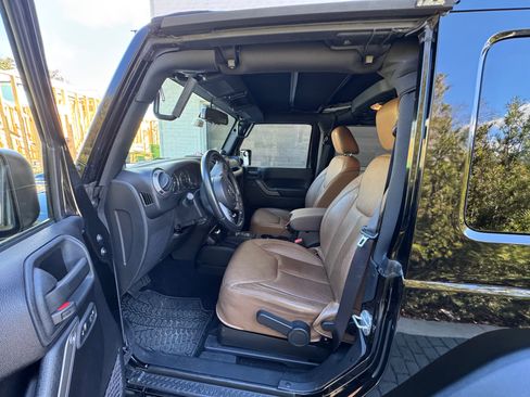 Used 2013 Jeep Wrangler Sahara image 8